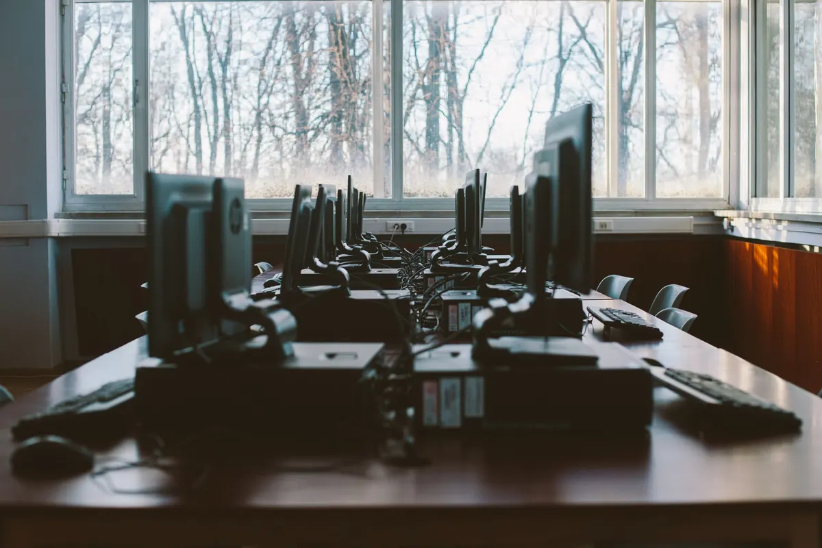 How to Find Reliable Academic Sources for UK Essays Using Library Databases