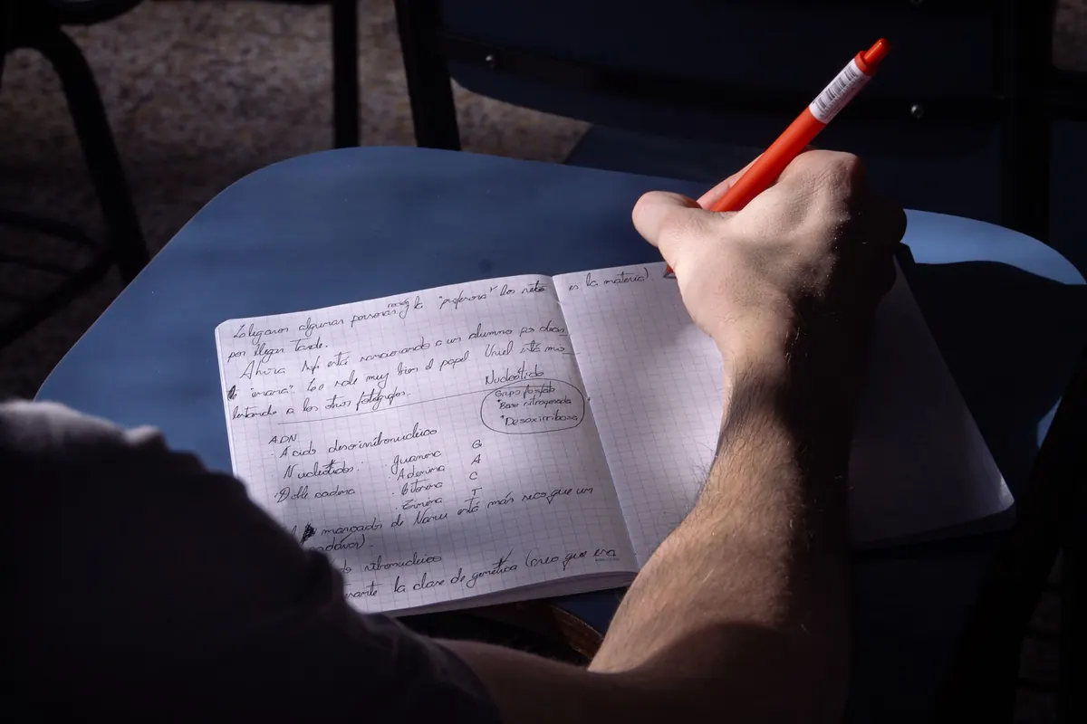 How to Write a First-Class Essay Introduction: A Step-by-Step Guide for UK Undergraduates
